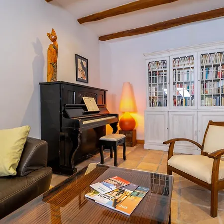 De Coulassy 8 A 10 Pers Dans Parc De 2 Hectares Vakantiehuis