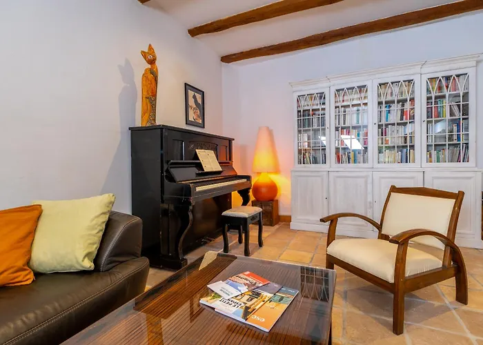 De Coulassy 8 A 10 Pers Dans Parc De 2 Hectares Vakantiehuis