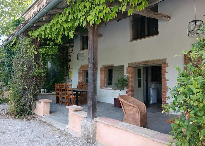 De Coulassy 8 A 10 Pers Dans Parc De 2 Hectares Vakantiehuis