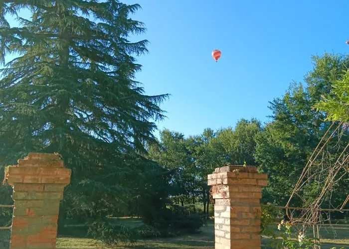 Hébergement de vacances De Coulassy 8 à 10 Pers Dans Parc De 2 Hectares Nègrepelisse